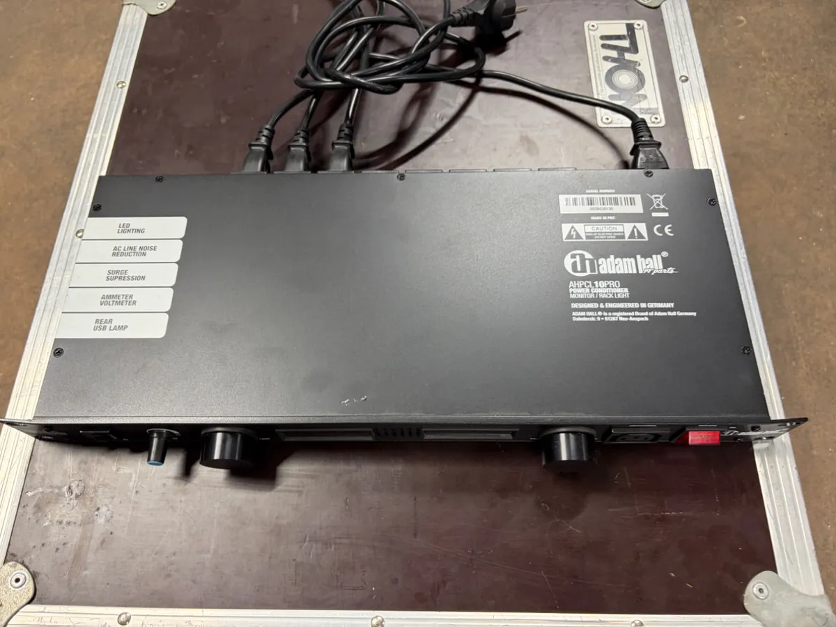 Adam Hall PCL 10 PRO Power Conditioner mit Rackbeleuchtung und Messanzeigen (б/у) — фото 3