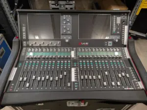 Allen & Heath DLive C3500 in Flip Case Stagebox CDM48 in ProCase (б/у) — фото 1