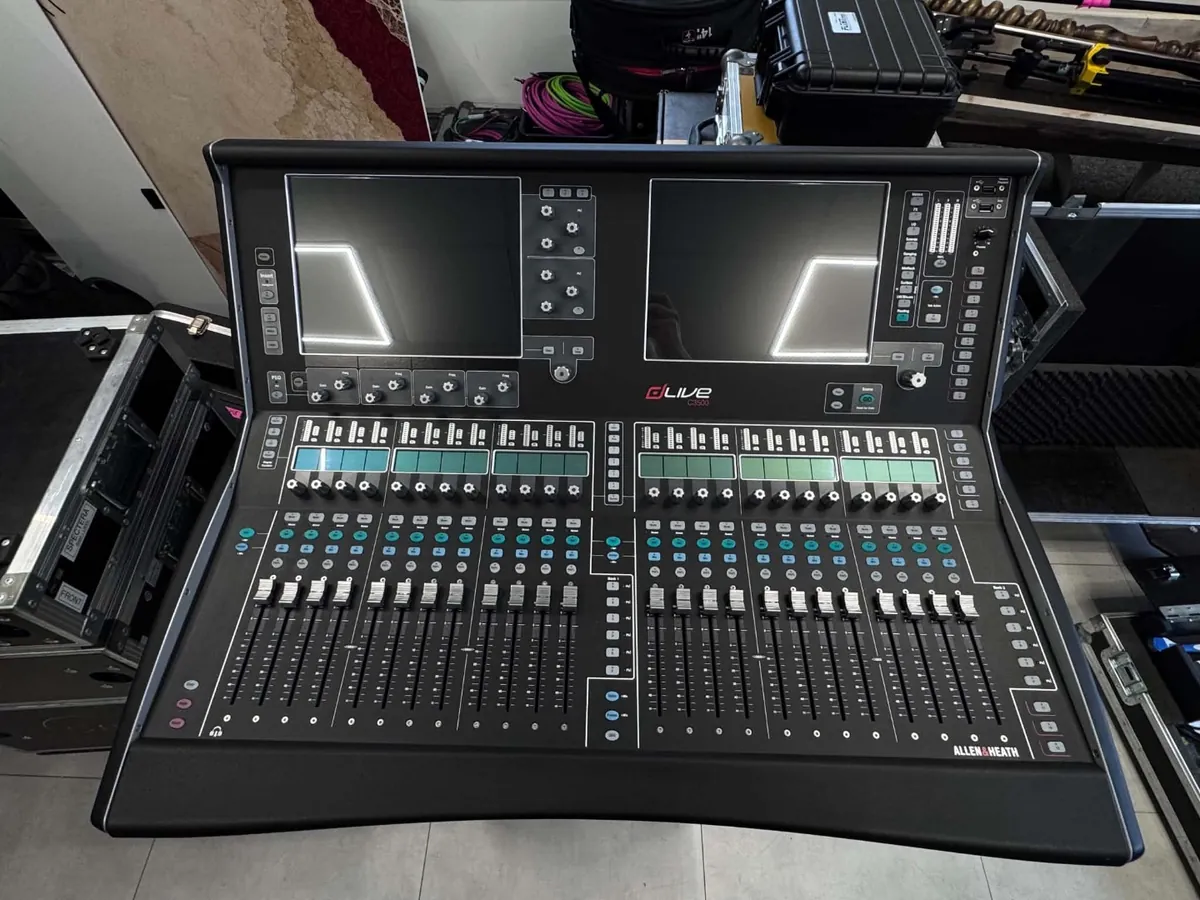 Allen & Heath dLive C3500 Surface (б/у) — фото 1