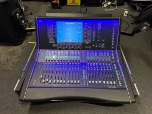 Allen & Heath dLive S3000 Surface ( (б/у) — фото 1