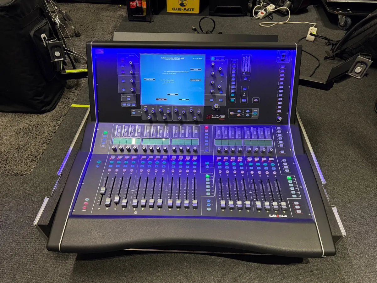 Allen & Heath dLive S3000 Surface ( (б/у) — фото 1