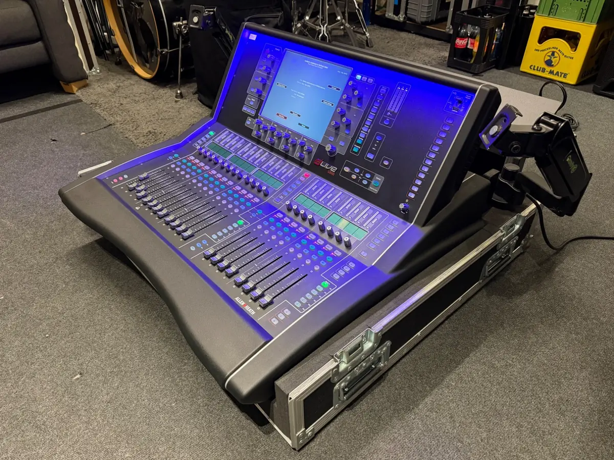 Allen & Heath dLive S3000 Surface ( (б/у) — фото 2