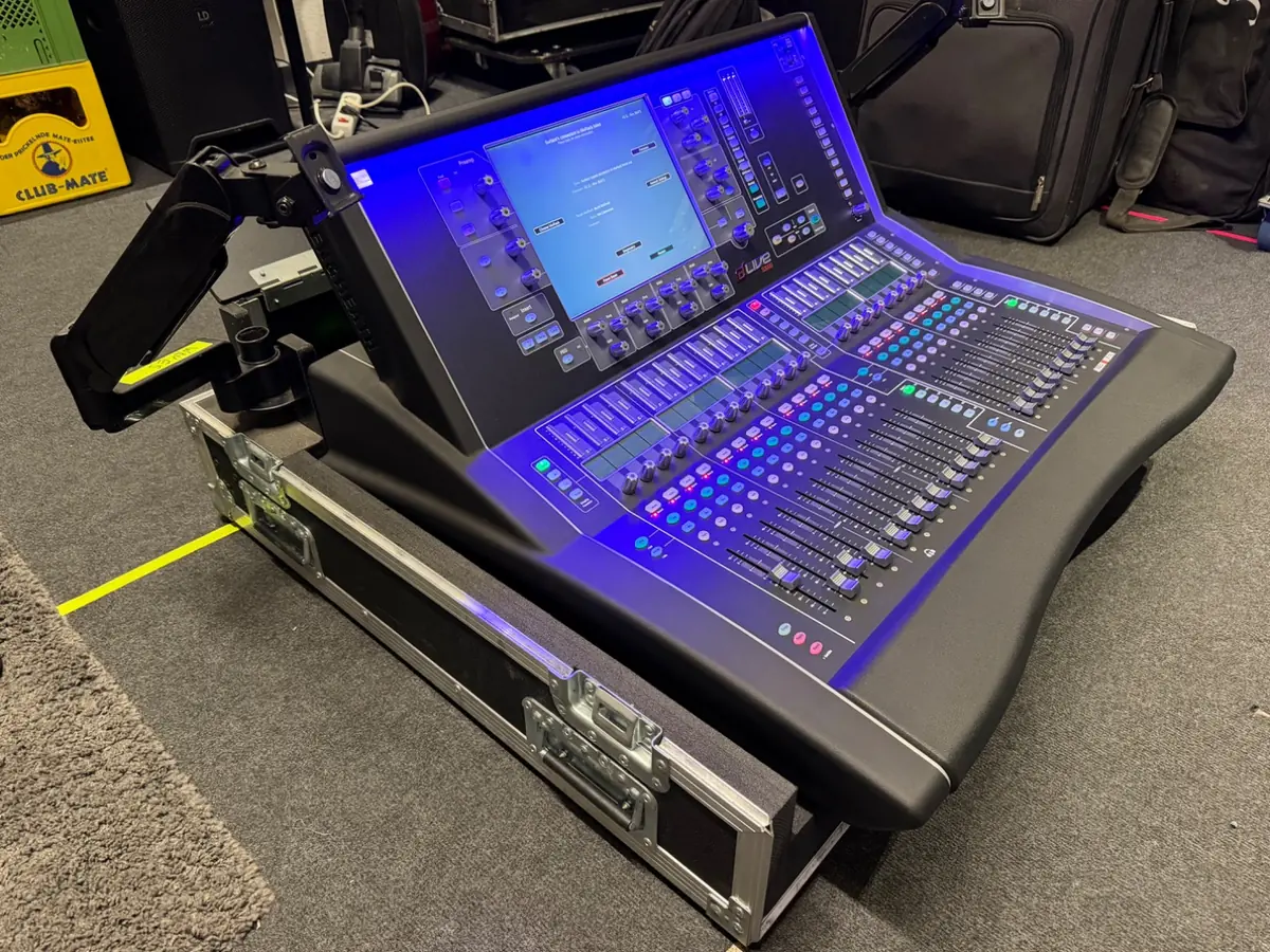 Allen & Heath dLive S3000 Surface ( (б/у) — фото 3