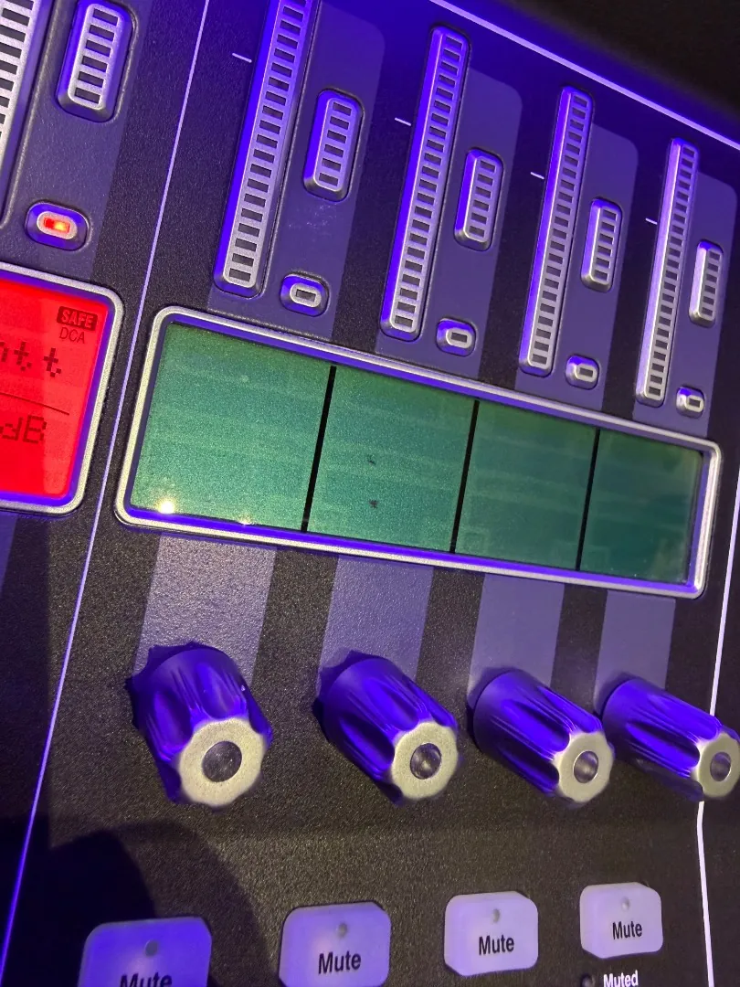 Allen & Heath dLive S3000 Surface ( (б/у) — фото 5