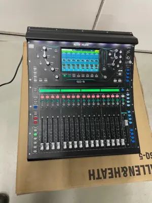 Allen & Heath SQ5 48 Kanal Mischpult (б/у) — фото 2