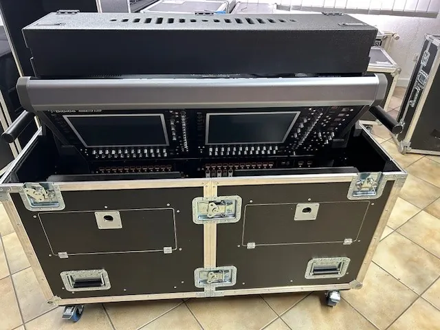 DiGiCo SD 12 im Flip Case - Waves (б/у) — фото 7